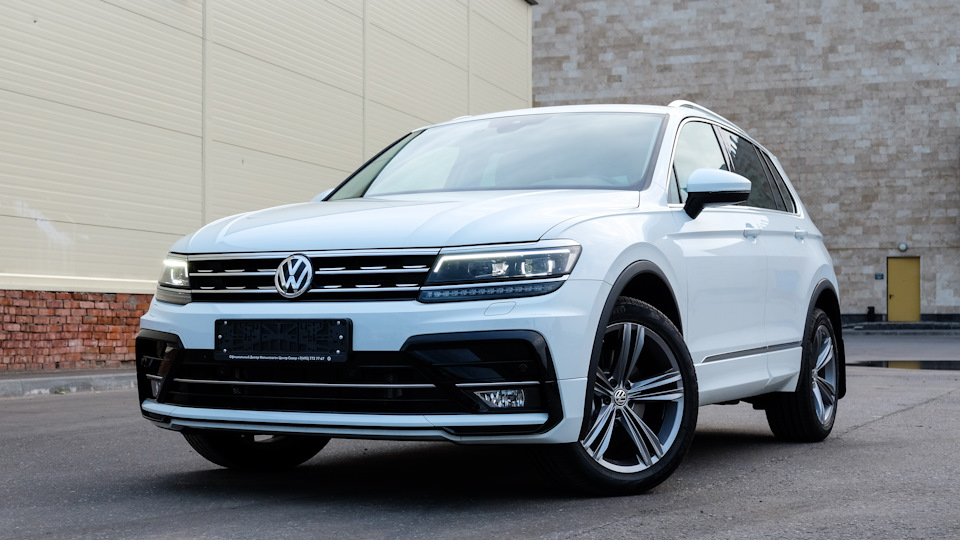 Фольксваген Тигуан спортлайн. VW Tiguan 2. VW Tiguan Sportline 2019. VW Tiguan Sportline 2020.