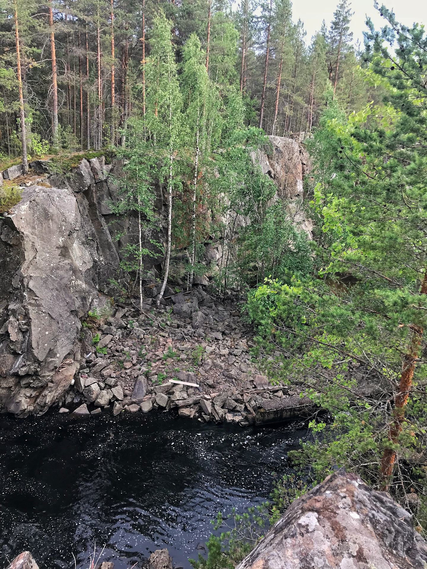 рускеала водопады а зори здесь тихие.