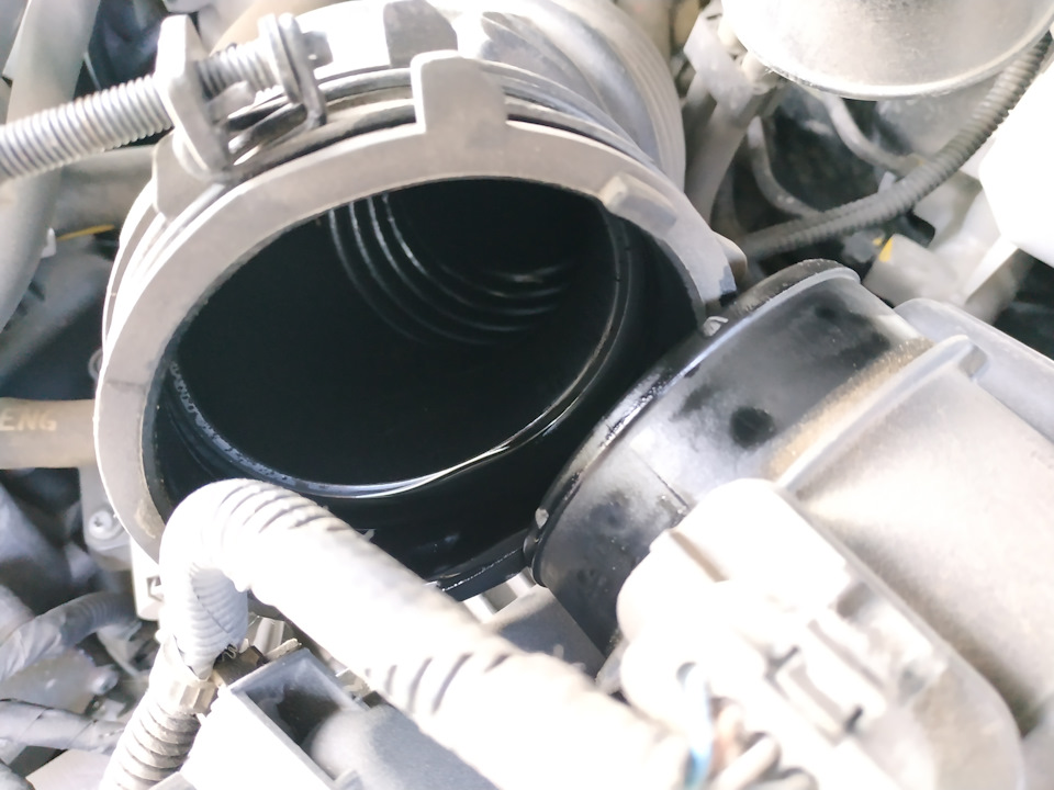 Масло в патрубке от турбины до ВФ — Hyundai Santa Fe (3G), 2,2 л, 2016 ...