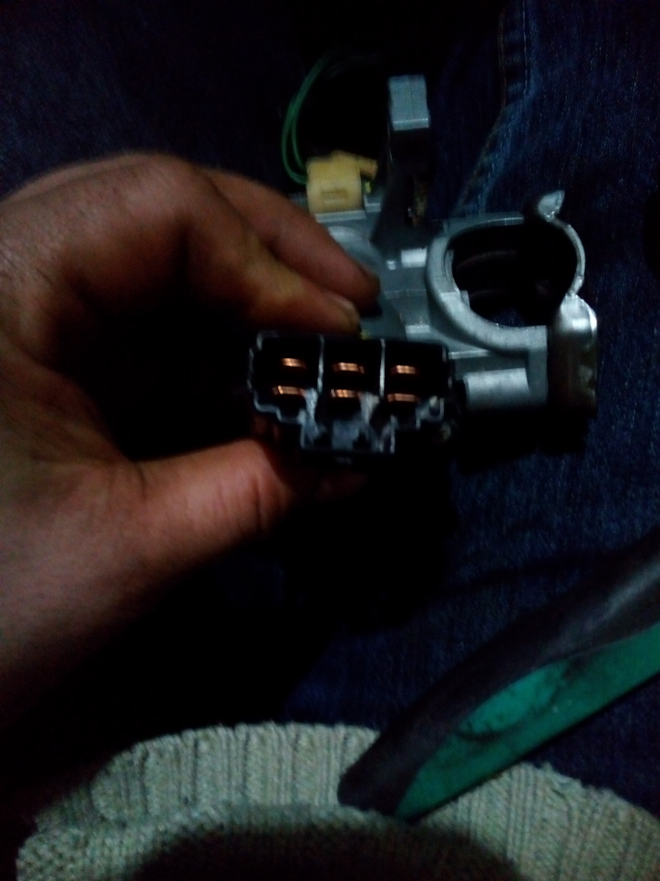 Сломался ключ в замке зажигания — Mazda 121 III, 1,3 л, 1993 года ...