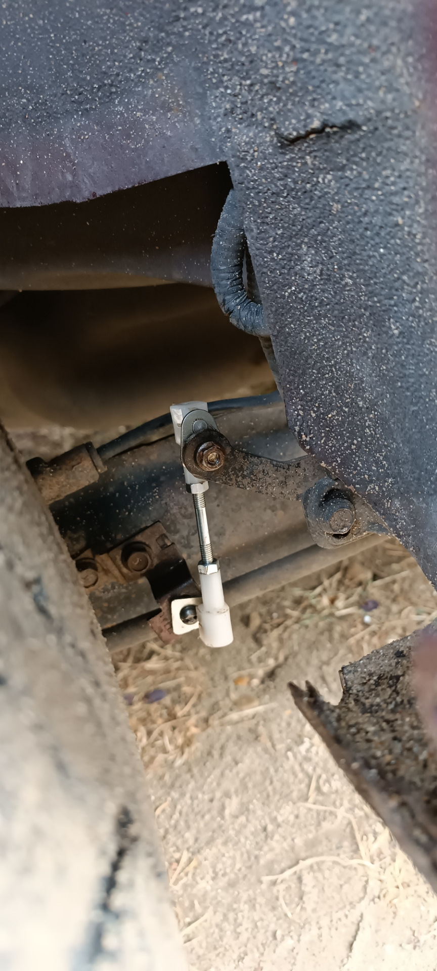 Тяга автокорректора фар — Nissan Maxima QX (A33), 3 л, 2000 года ...