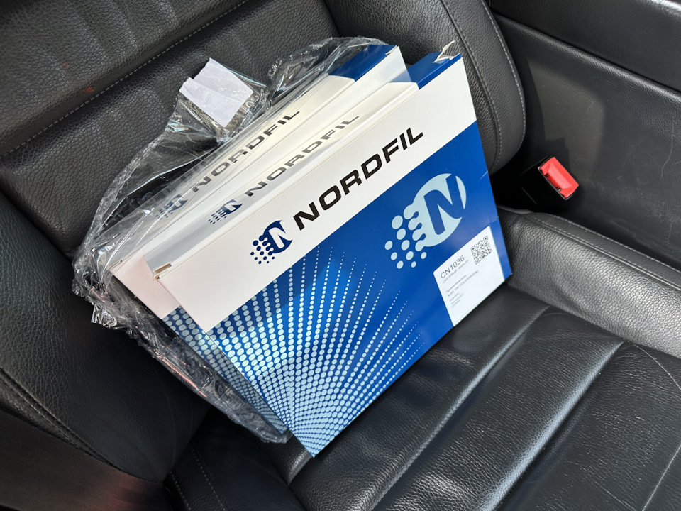 Фото в бортжурнале Volkswagen Touareg (1G). Запчасти на фото: CN1036