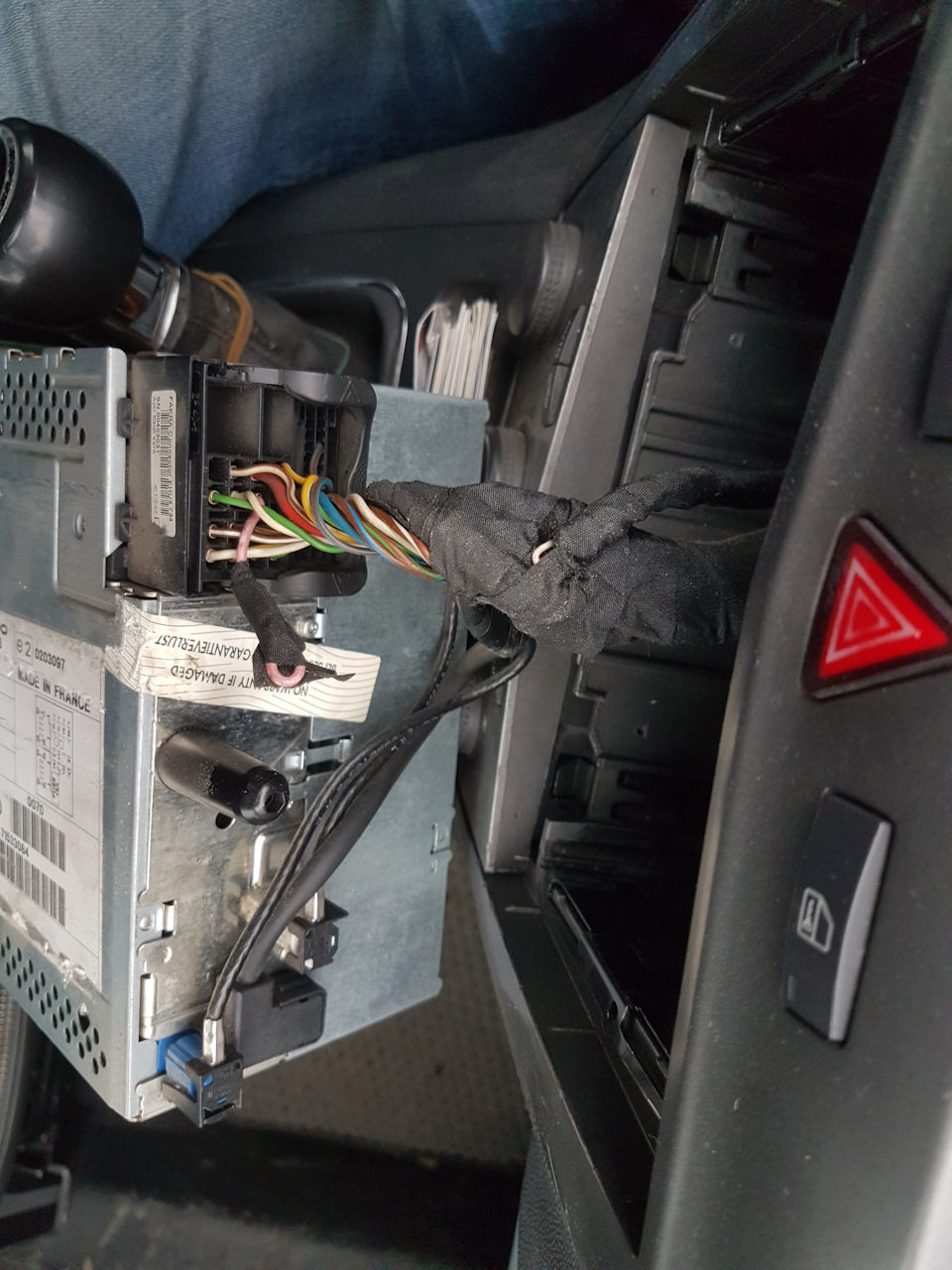 Подключение видеокамеры заднего хода к магнитоле CD 70 NAVI с монитором ...