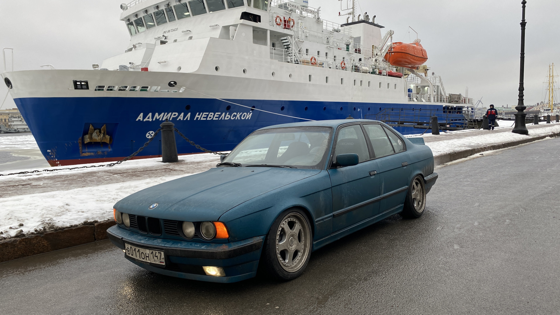 Ниже е. BMW m5 e34 в жизни.