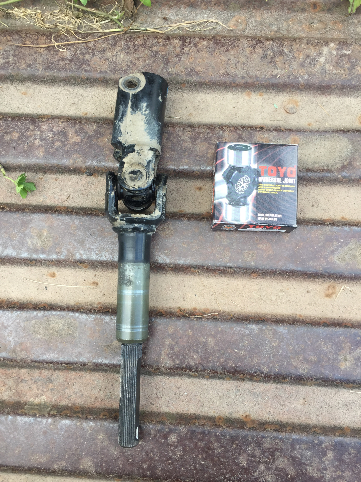 Замена крестовины рулевого карданчика — Toyota Carina (7G), 1,5 л, 2001 ...