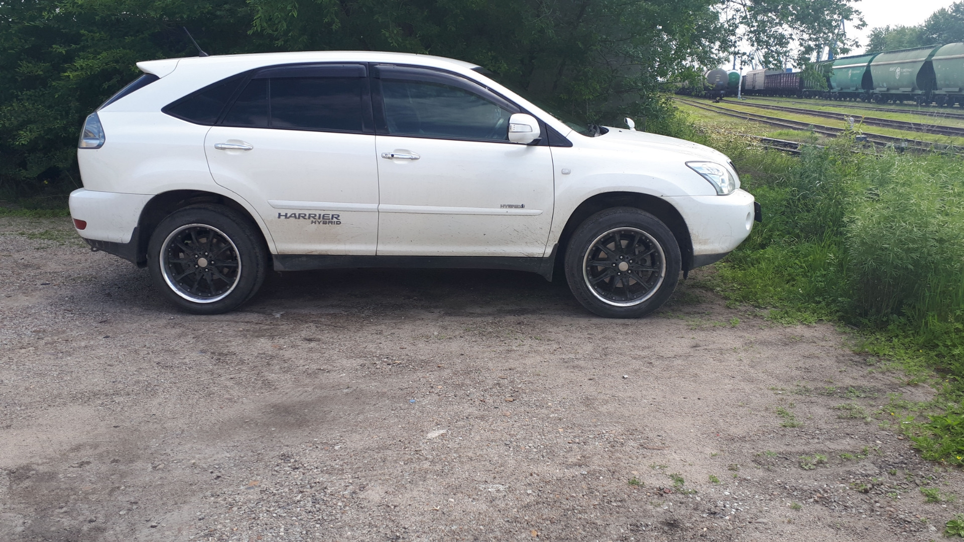 Шины тойота харриер. Toyota Harrier 19 диски. Колеса r19 Toyota Harrier. Harrier на r19. Диски r19 на Toyota Harrier.