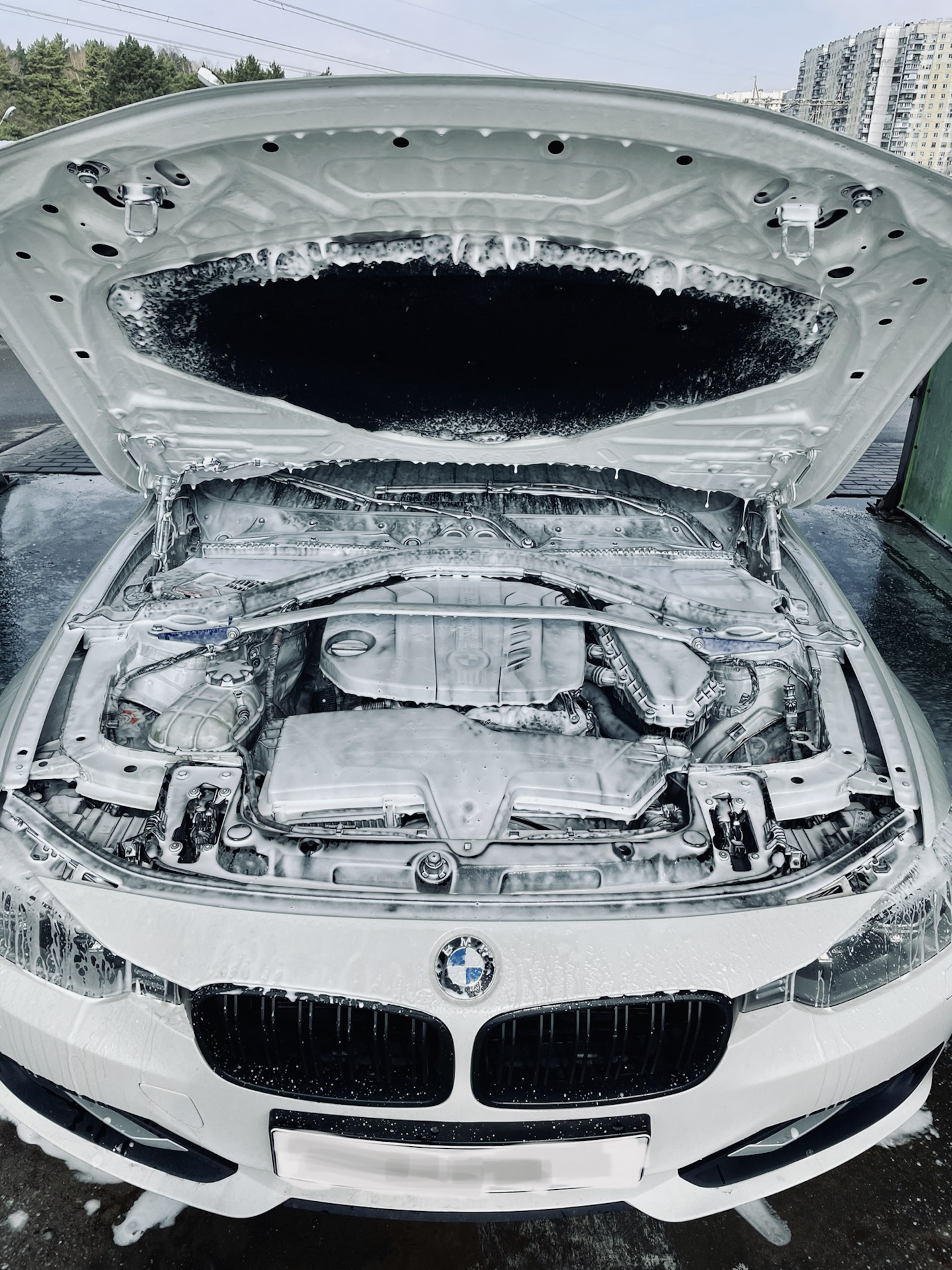 Порядок под капотом BMW F30 — BMW 3 series (F30), 2 л, 2012 года | мойка |  DRIVE2