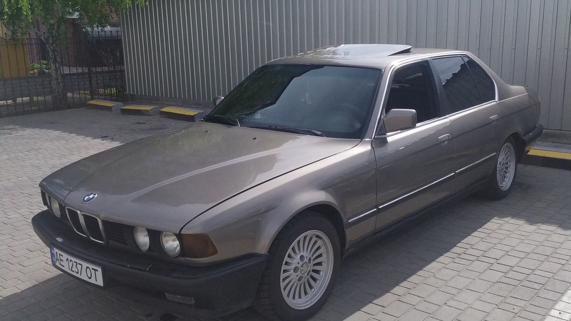 BMW 7 series (E32) 3.0 бензиновый 1988 | Бомба - питарда на DRIVE2