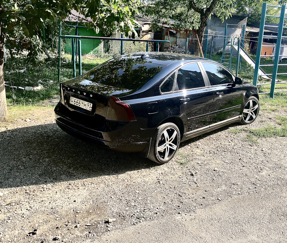 Полировка и замена значка — Volvo S40 (2G), 1,8 л, 2009 года | своими ...