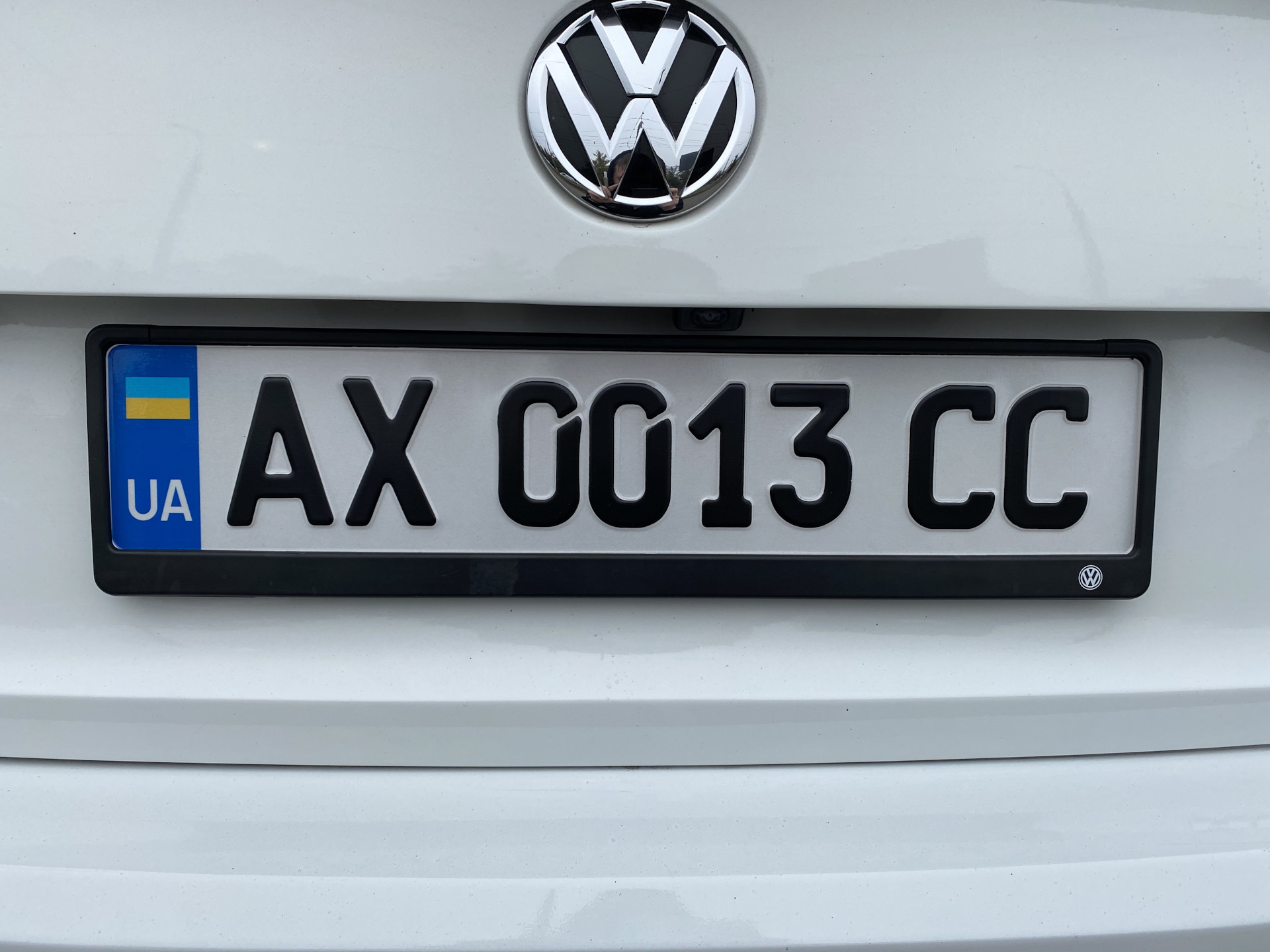 Какие номера в германии. Гос номер Германии. Номерные знаки на авто в Германии. Немецкие номера авто.