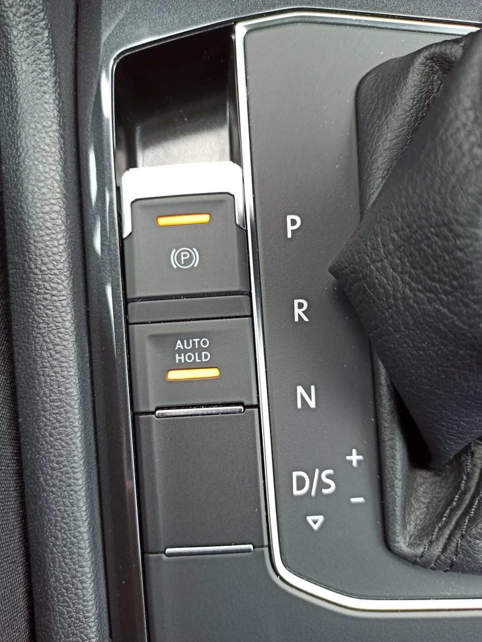 Кнопка auto hold Mazda CX-5