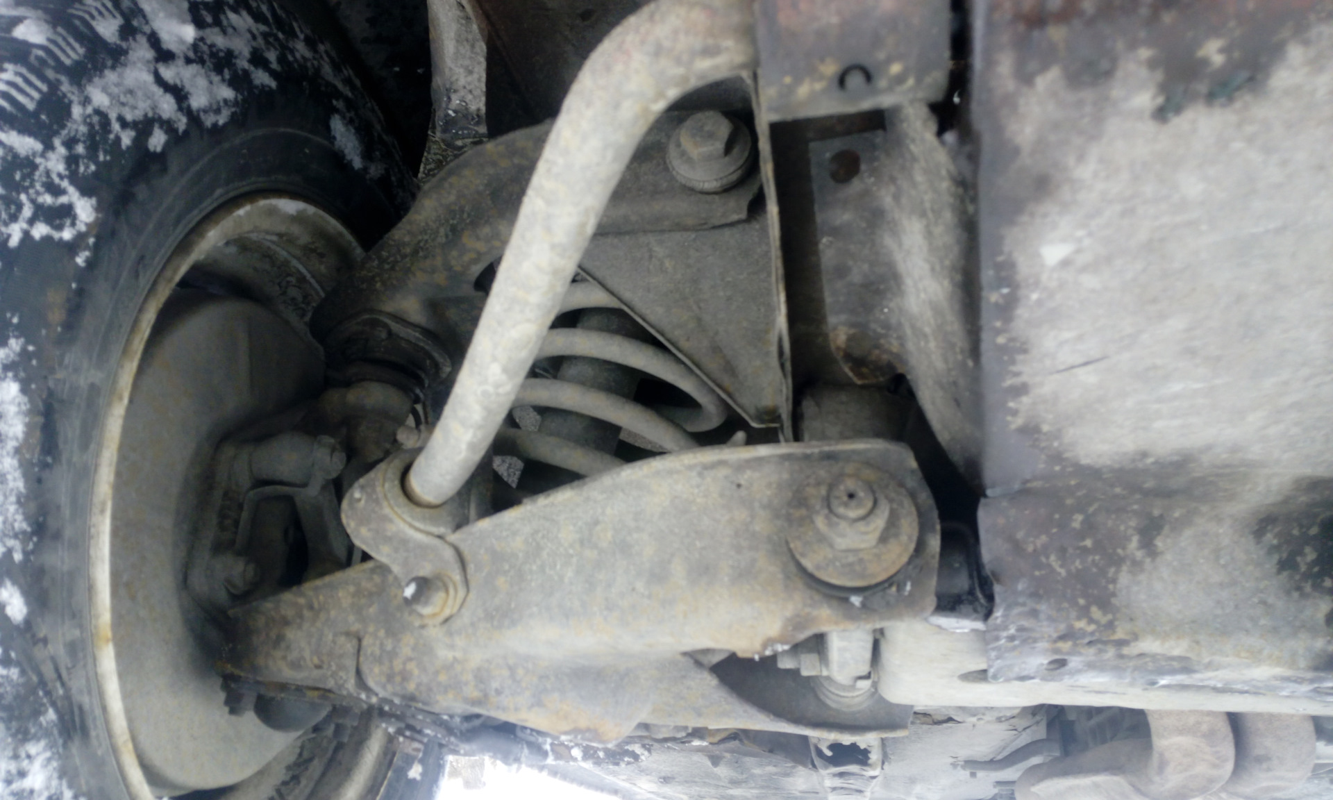 Меняем амортизаторы-труженики из СССР на новые — Lada 2102, 1,2 л, 1983 ...