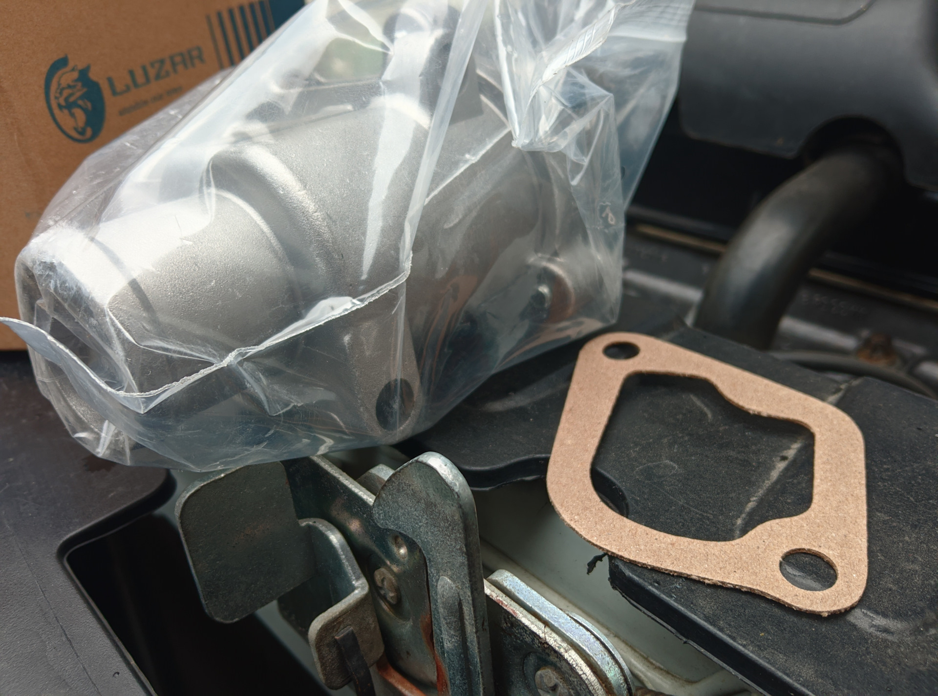 Замена термостата на грантовский 92° — Lada Калина Хэтчбек (2G), 1,6 л ...