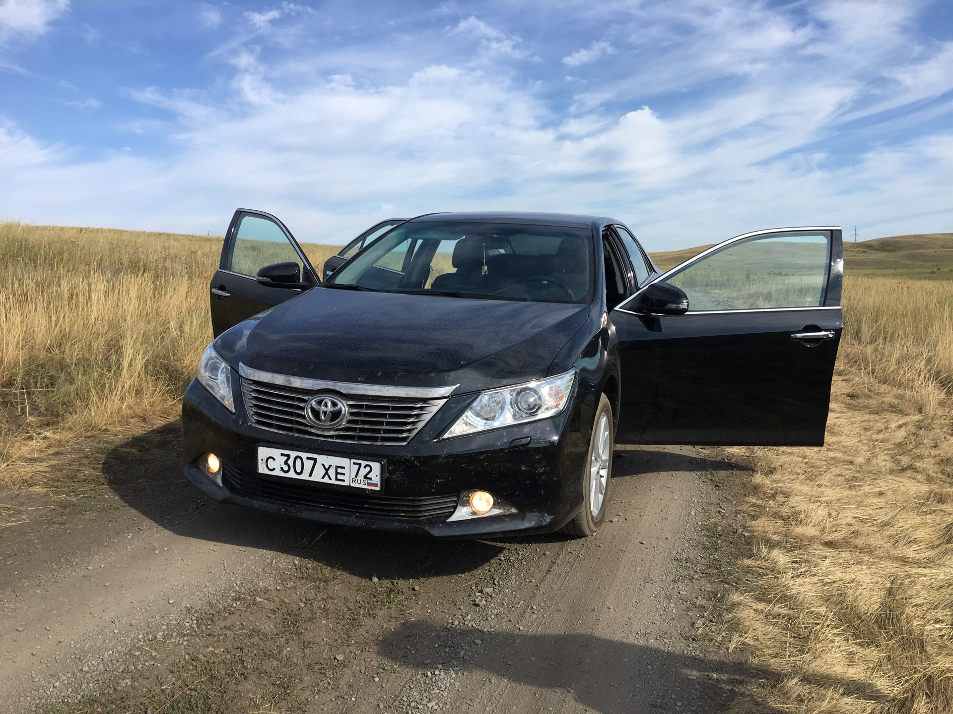 Лучшая камри. Камри 3.5. Toyota Camry 3.5 Tallinn. Тойота Камри 3 белый свет. Белый свет на Тойота Камри v50.