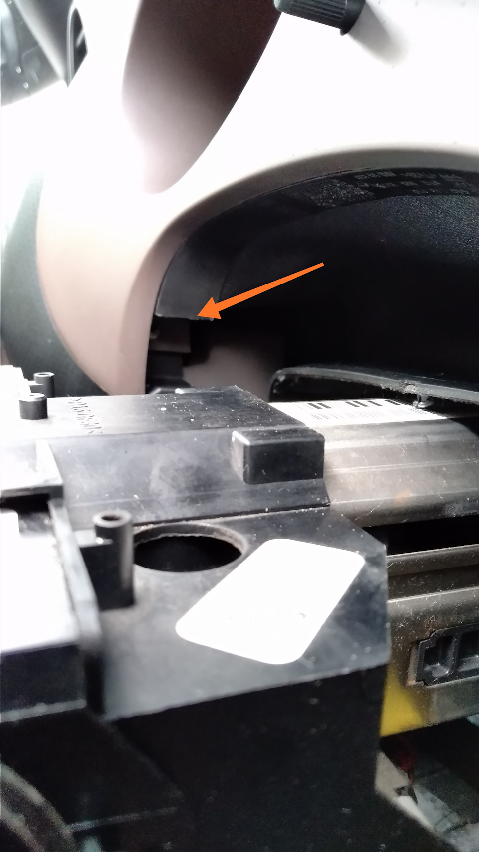 Снятие приборной панели — SEAT Altea Freetrack, 2 л, 2008 года ...