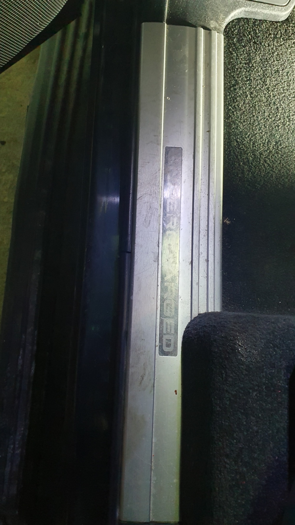 Замена тросика открывания капота Range Rover L322 повторно — Land Rover ...