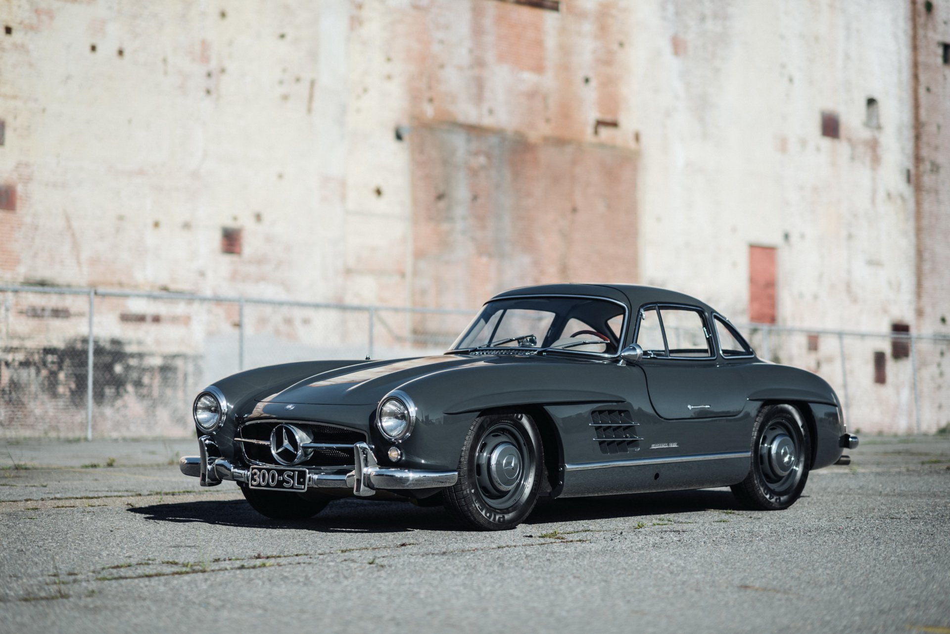 Mercedes Benz 300sl машинка чёрная