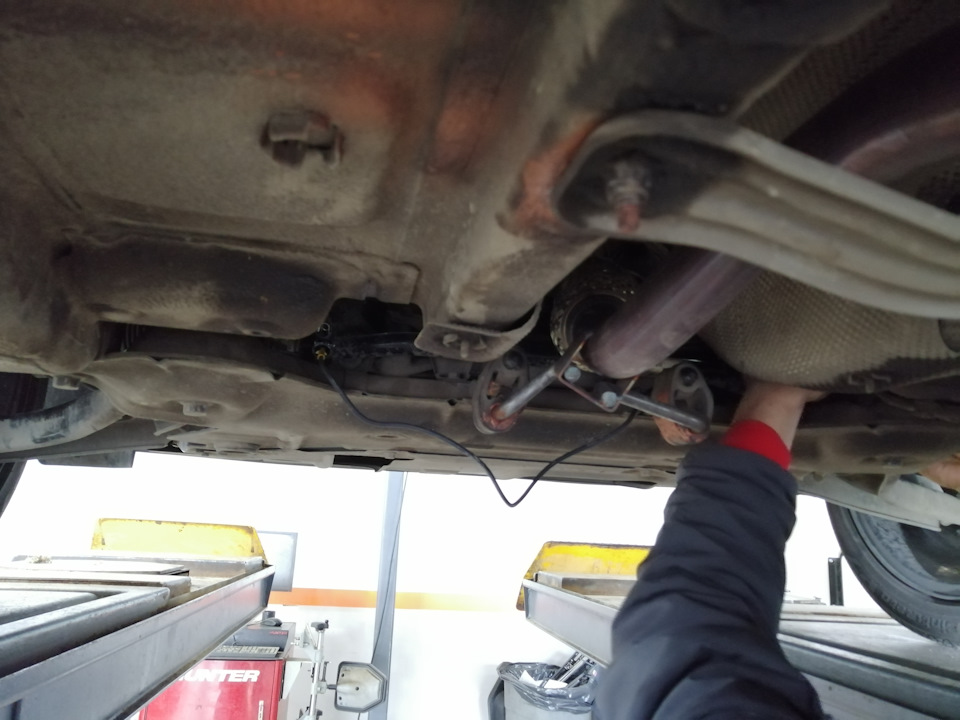 Прикрепили микрофоны на стаб с левой стороны <img src= — Lada Vesta SW Cross (1G)