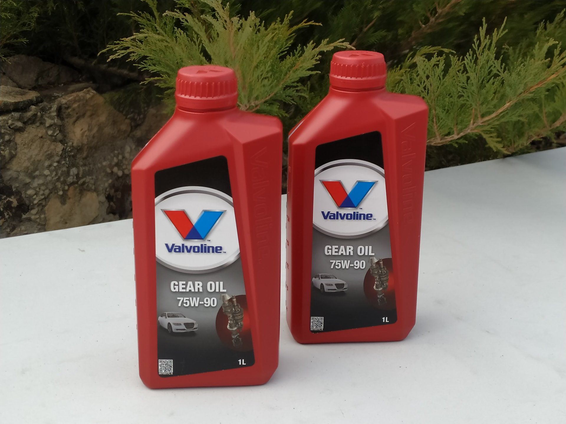 Gear oil 75w 90 gl 4. Valvoline Gear Oil 75w-80. Gear Oil 75w. Valvoline 886573. Valvoline outboard Gear Oil.