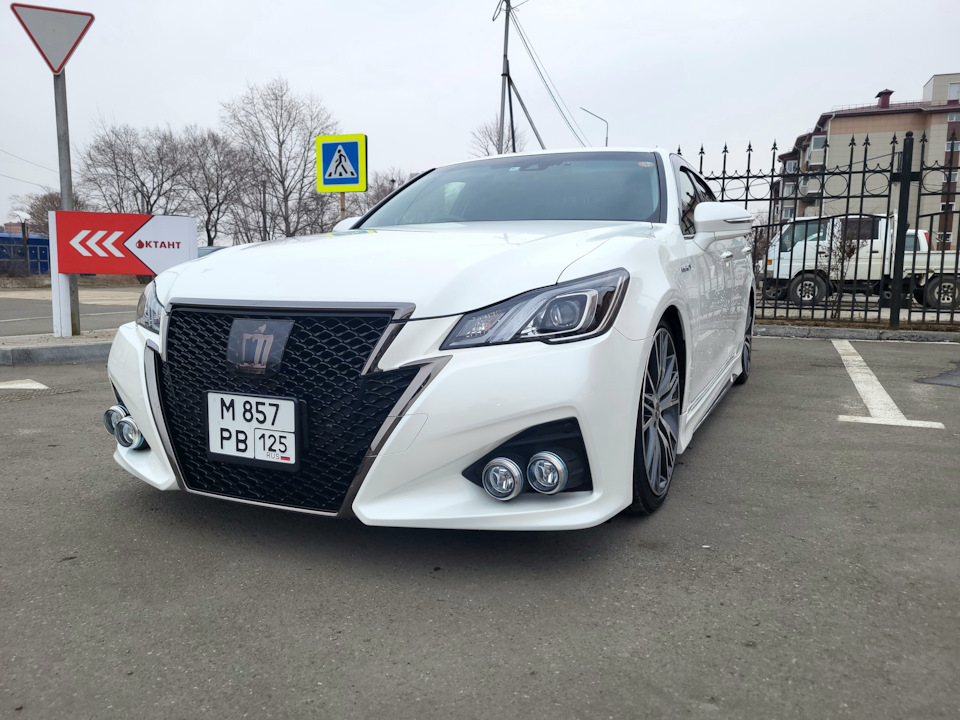 Фото в бортжурнале Toyota Crown Hybrid