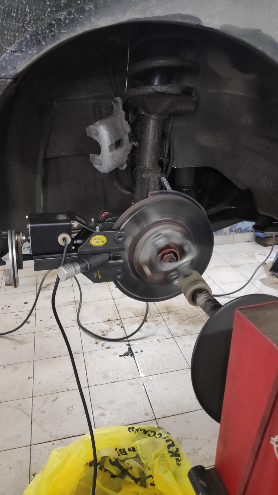 Биение руля при торможении. Решение. — Chevrolet Epica, 2 л, 2008 года ...