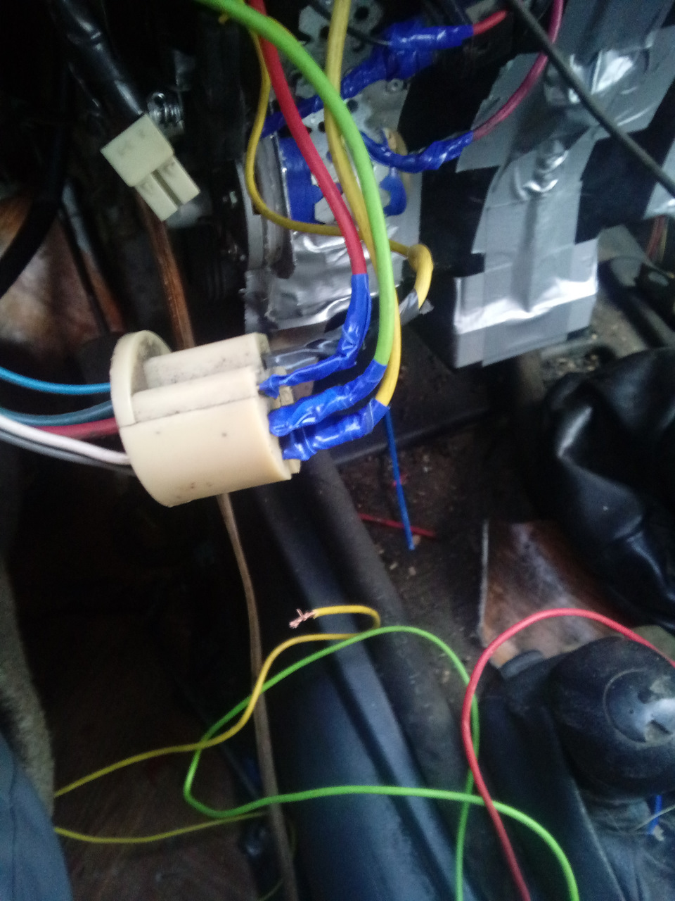 Так подсоеденина печку, вдруг придется на откатить на заводские настройки. — Lada 2120 Надежда