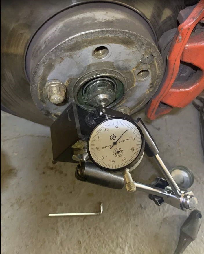 Регулировка затяжки подшипника передней ступицы Mercedes-Benz C-class T ...