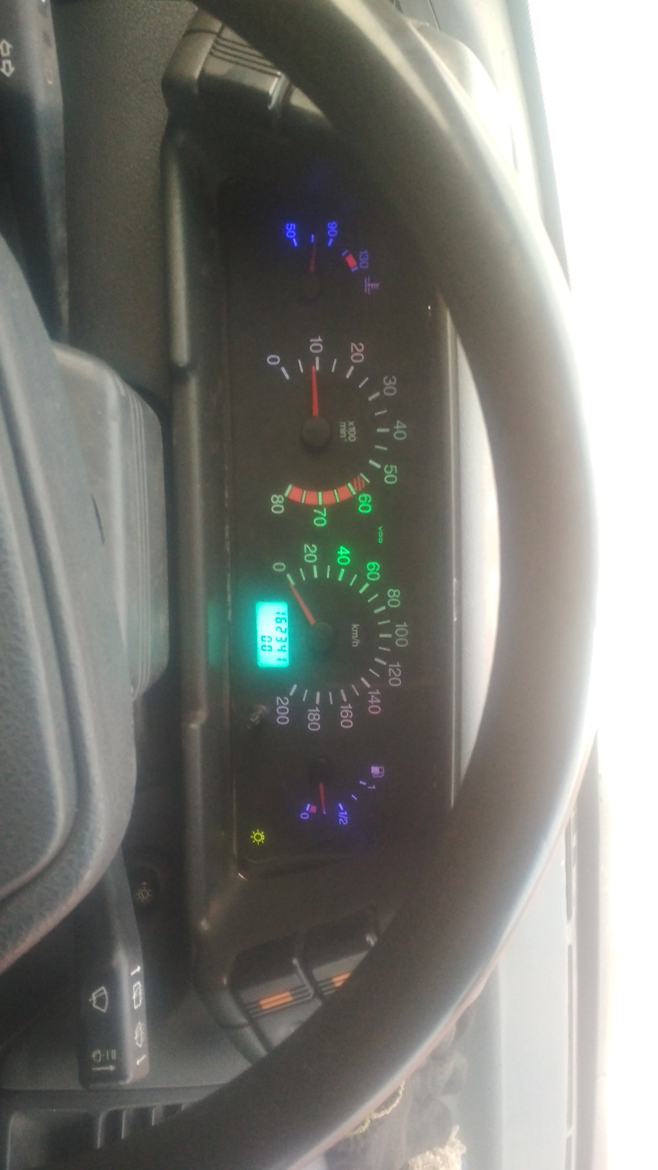 Замена лампочек в приборке — Lada 21110, 1,5 л, 2001 года | расходники ...