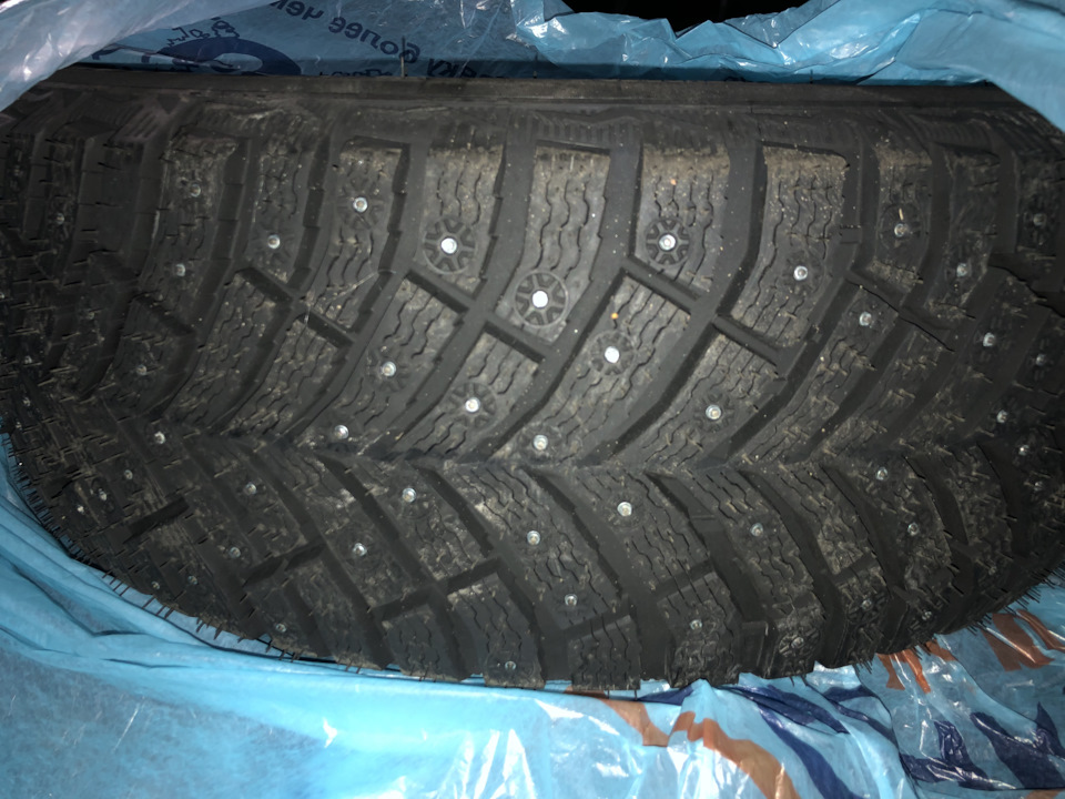 Michelin x ice north 4 отзывы. Michelin x-Ice North 4 Drive 2. Michelin x-Ice North 4 на Киа. Мишлен Конти айс 200. Мишлен х-Ice North 4 на выброс.