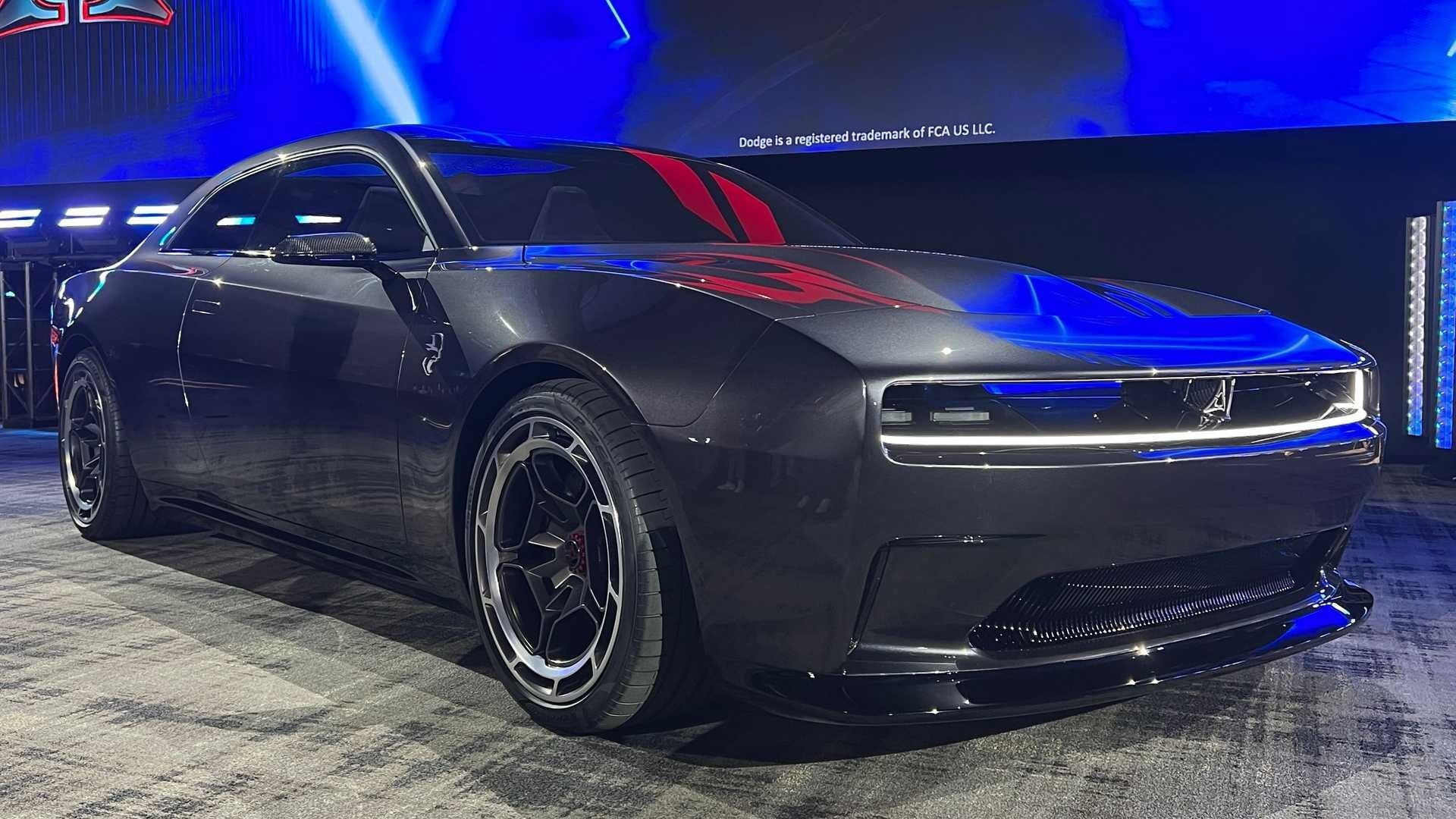 Dodge Challenger 2015 Hellcat задние фары