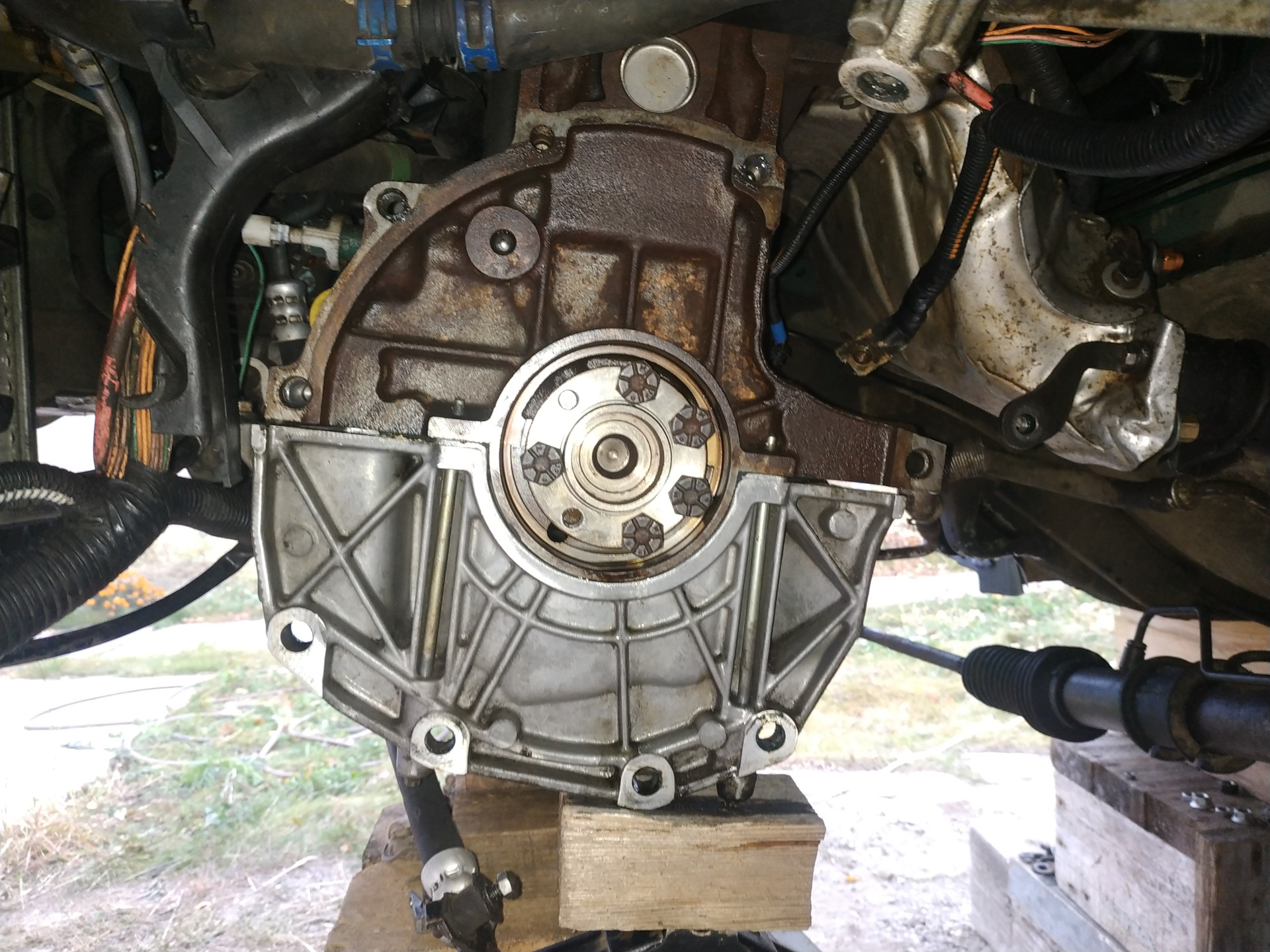 Сальник коленвала рено меган 2 1. Сальник коленвала рено меган 2. Замена сальника коленвала рено. Втулка коленвала со стороны сцепления фольксваген-т4. Замена сальника коленвала рено.