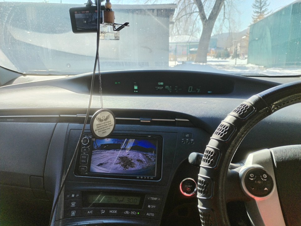 Передняя камера — Toyota Prius (30), 1,8 л, 2010 года | электроника ...