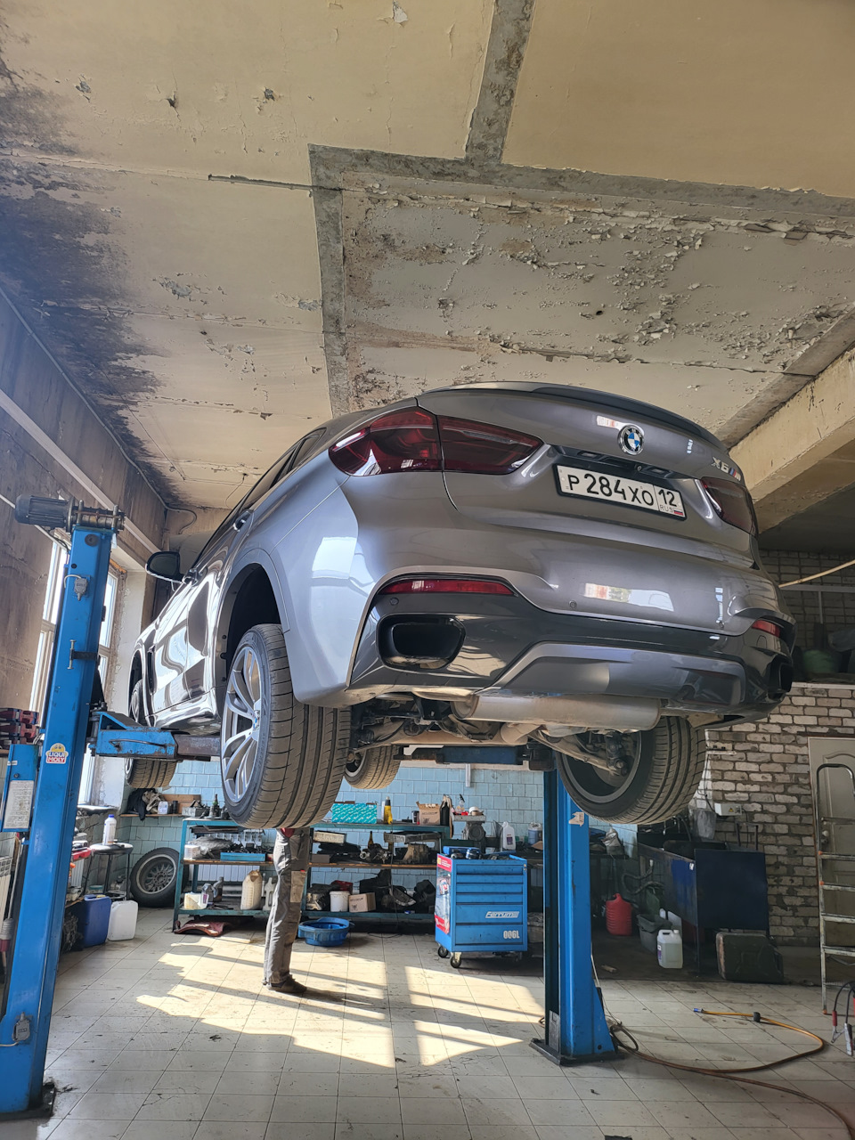 Замена масла в двигателе, раздатке и редукторах — BMW X6 (F16), 3 л ...