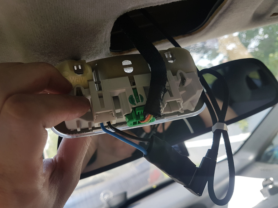 Питание регистратора от плафона — Citroen Xsara Picasso, 1,6 л, 2009 ...