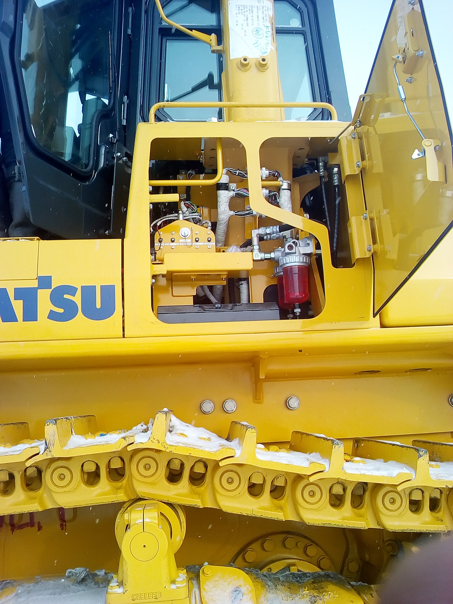 Бульдозер д 375. Бульдозер Komatsu d375. Кабина Комацу 375. Комацу 475 бульдозер. Komatsu 375 бульдозер.