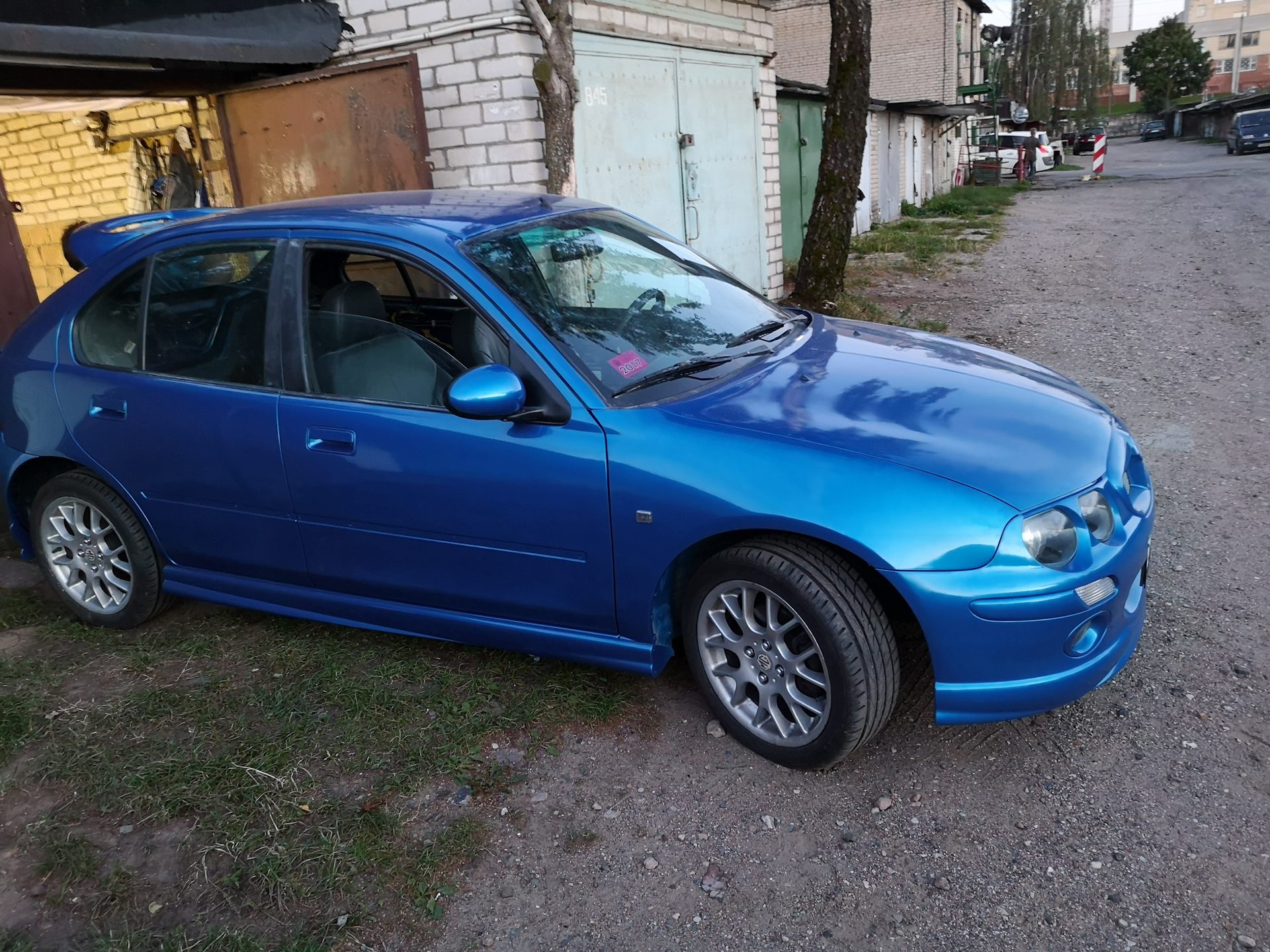 Ровер 200. Ровер 97 года хэтчбек. Тюнинг Ровер 200 Ровер 200. Rover 200 черный. Диски Rover 25 45 200 400 MG ZR.