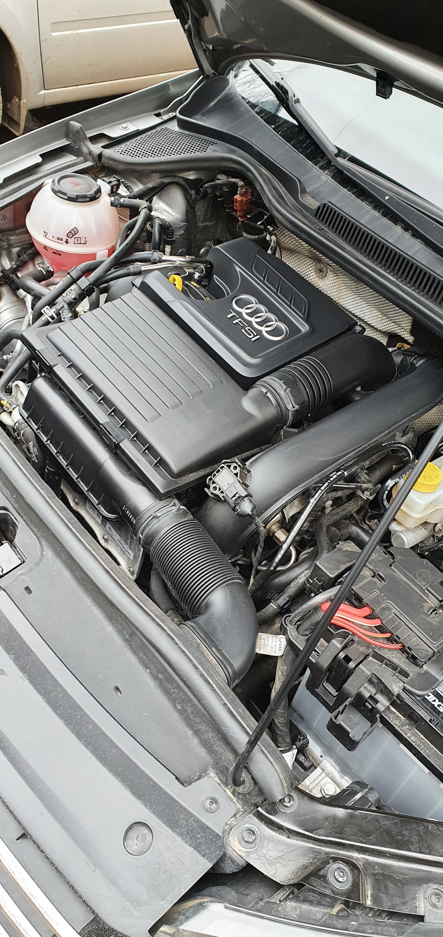 Декоративная крышка на двигатель от Ауди А1 — Volkswagen Polo Sedan, 1 ...