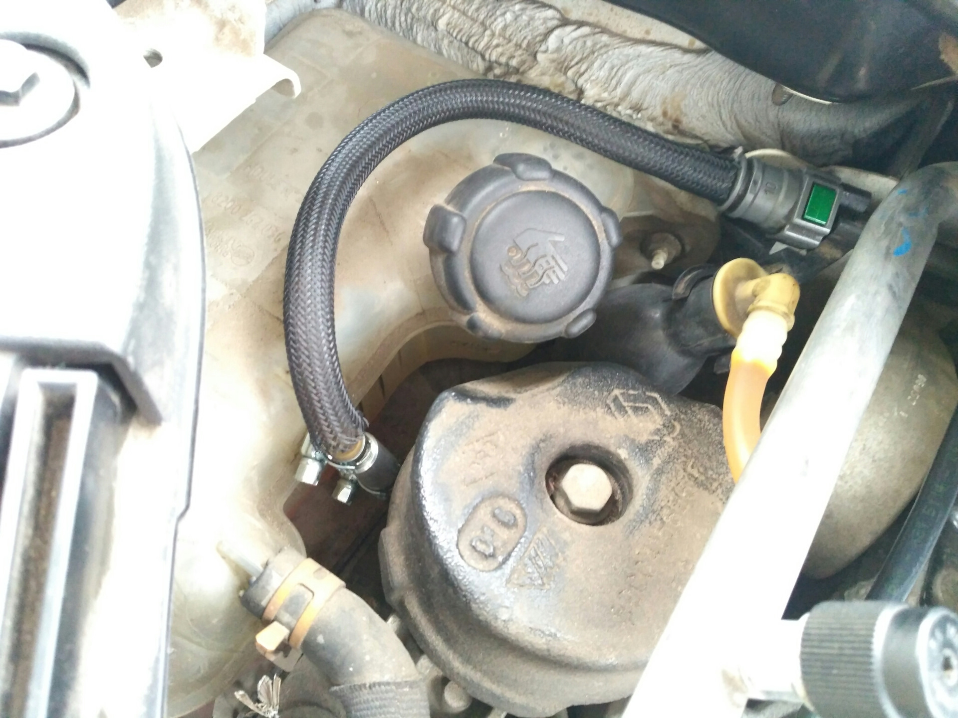 Ремонт ручного насоса (груши) подкачки топлива — Renault Grand Scenic ...