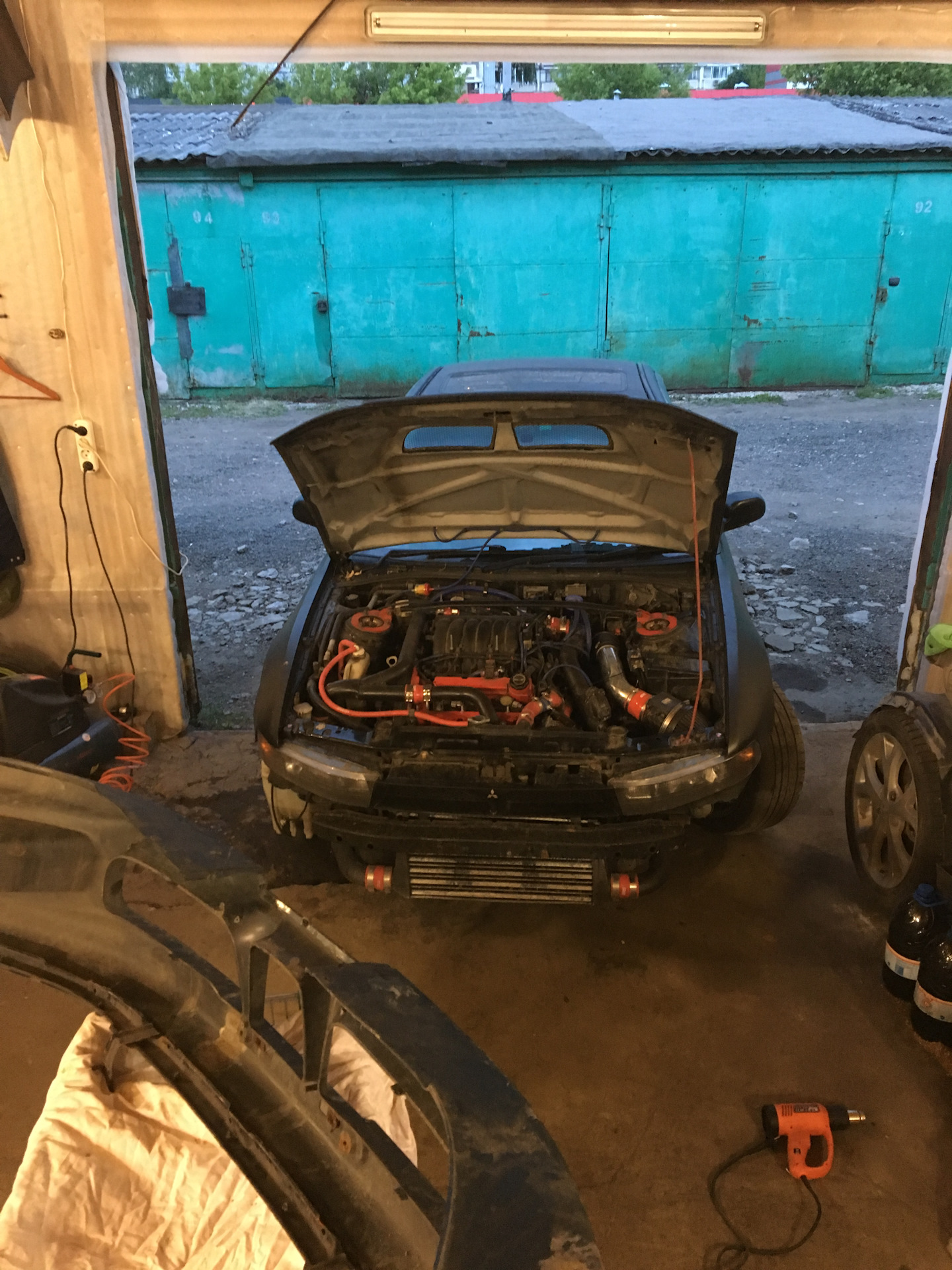 200. Плановая замена масла, поломка фитинга (адаптера AN), поиск утечки ...