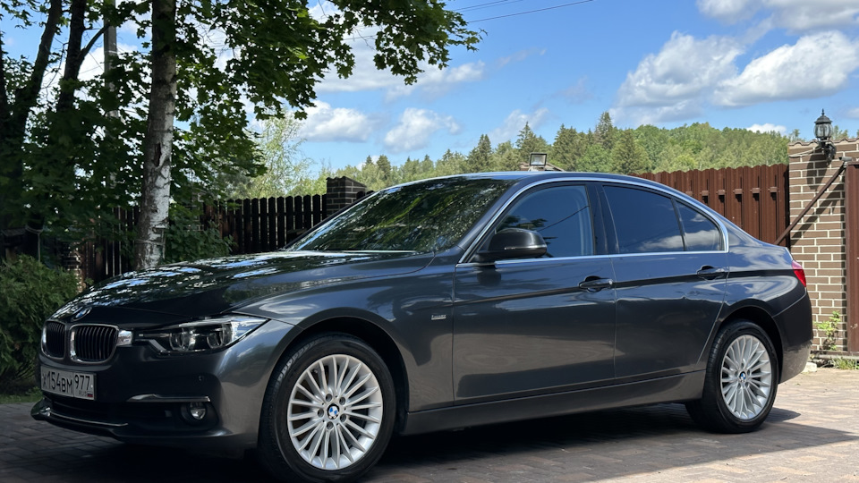 BMW 3 series Серый трактор