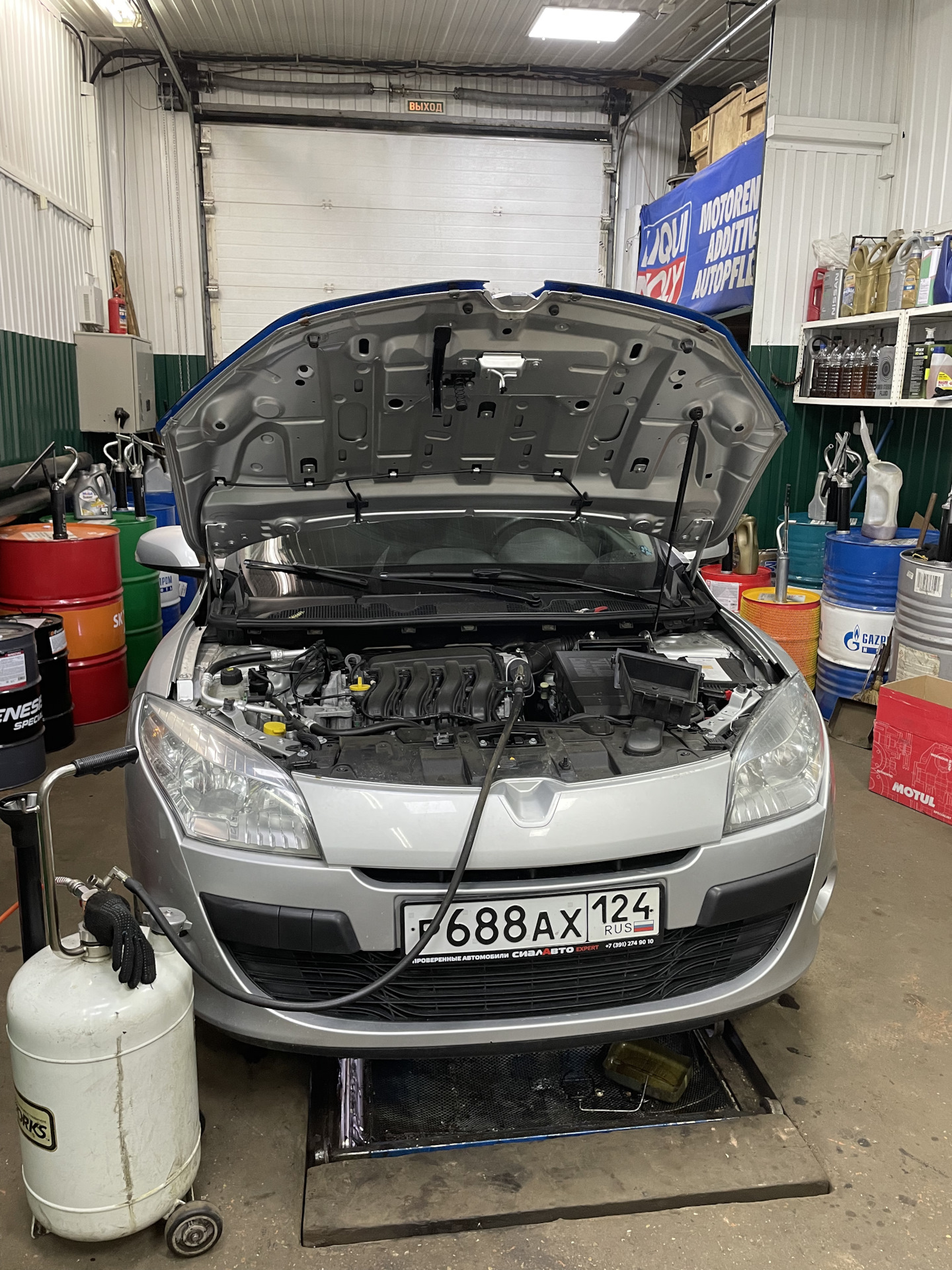Масло в Меган К4М — Renault Megane III, 1,6 л, 2010 года | плановое ТО ...