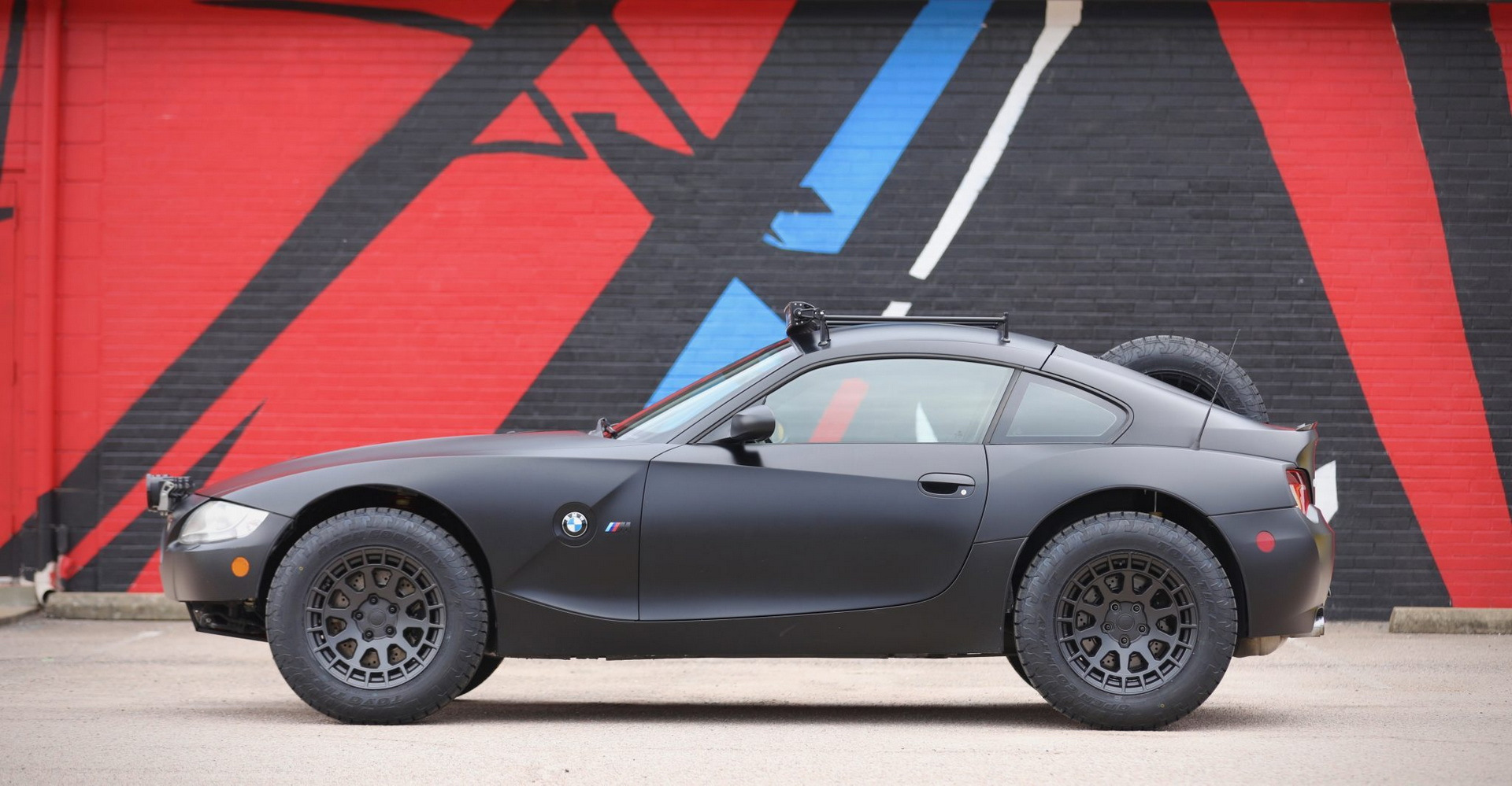 BMW z4 Black Coupe