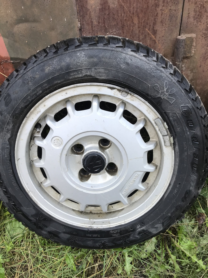 Шины зимние шипованные Cordiant 185/65 R14, литые диски montreal 6Jx14 ...