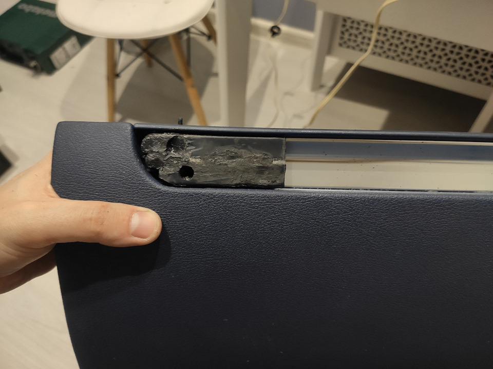 Чернова ручка на месте — Audi TT (1G)