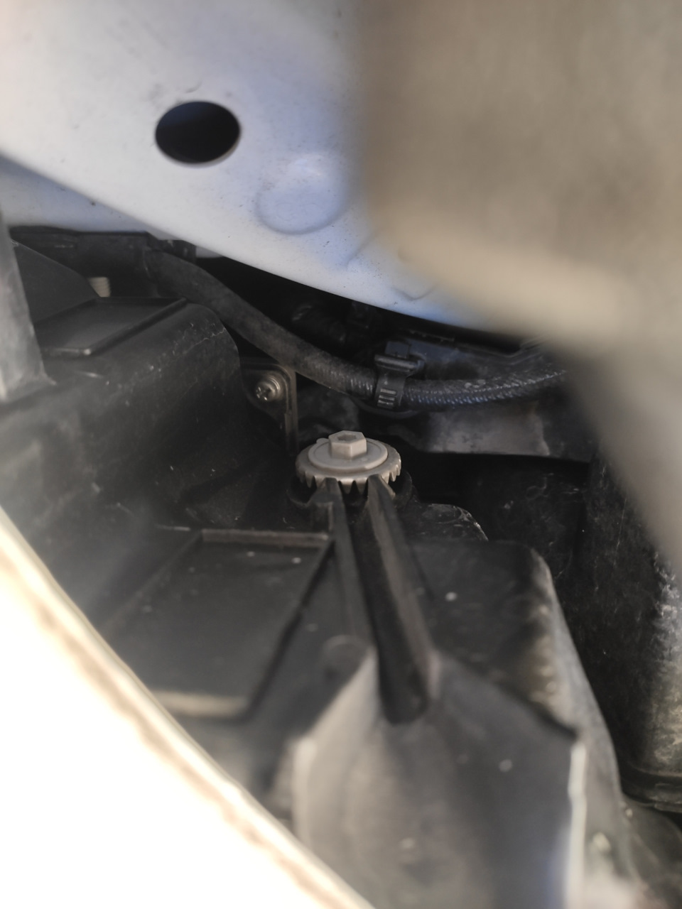 регулировка ближнего света фар и туманок — Toyota Crown (S220), 2,5 л ...