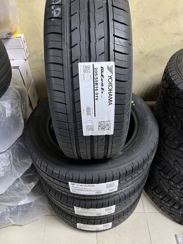 Шины летние Yokohama 205/55 R16 на Audi A3 (8V), Renault Logan Stepway ...