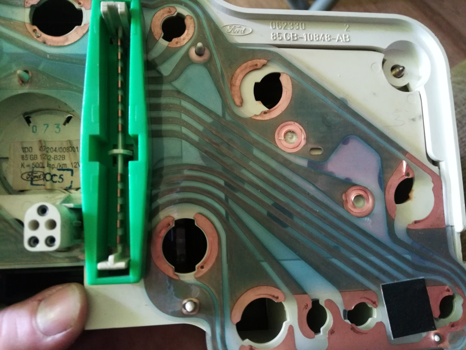 Форд сиерра тахометр дизель. Ford scorpio тахометр. Ford scorpio 1993 приборная панель электронный спидометр. Куда подключается тахометр форд. Тахометр что измеряет.