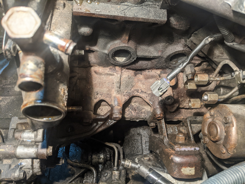 Фото в бортжурнале Toyota HiAce (H100)