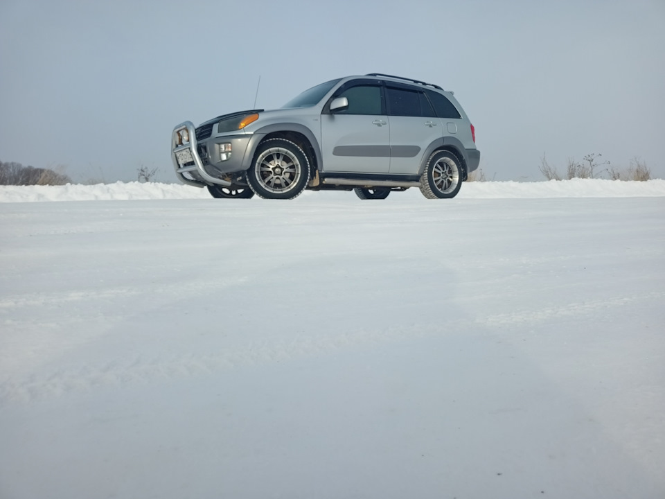 Фото в бортжурнале Toyota RAV4 (II)