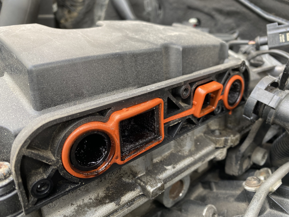 Замена клапана ВКГ (вентиляции картерных газов).чтобы не воняло) — DRIVE2